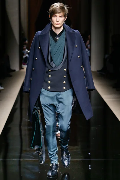 Look 11